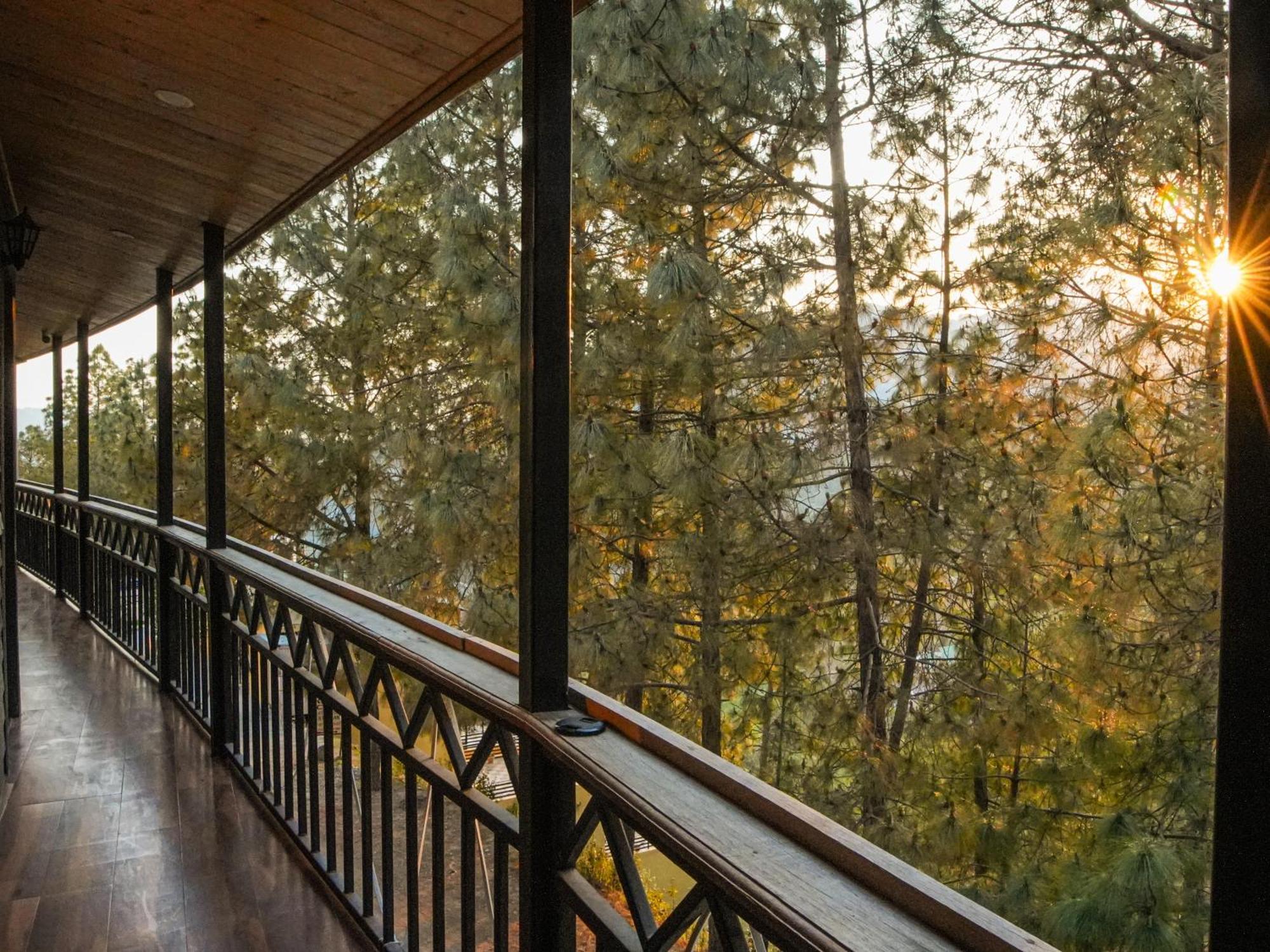 Отель Thehimalayanliving Whistling Pines Муктешвар Экстерьер фото